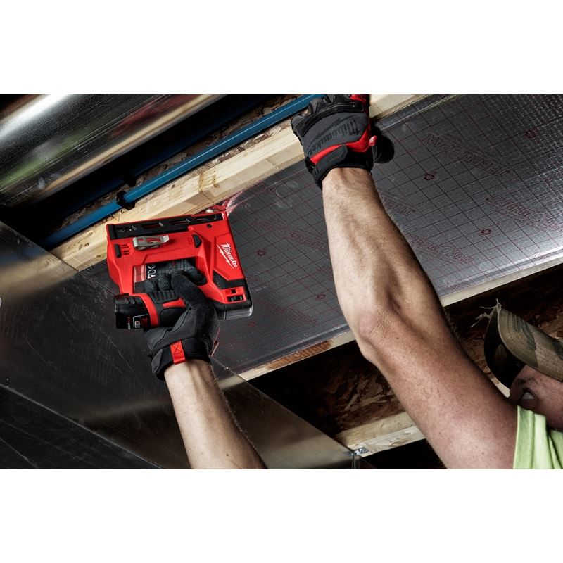 2447-21 M12 12 Volt Lithium-Ion Cordless 3/8 in. Crown Stapler Kit - Image 8