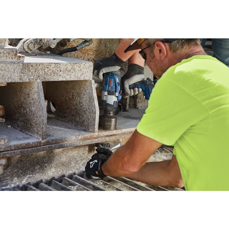 Bosch GDS18V-770CN PROFACTOR 18V Connected-Ready 3/4 In. Impact Wrench with Friction Ring and Thru-Hole (Bare Tool) - Image 7