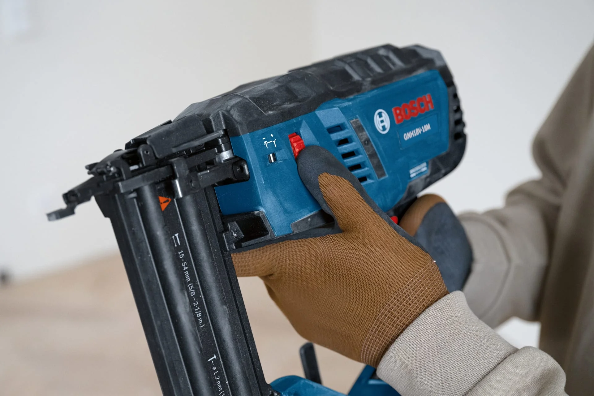 Bosch GNH18V-18MN 18V Brushless 18-Gauge Brad Nailer (Bare Tool) - Image 4