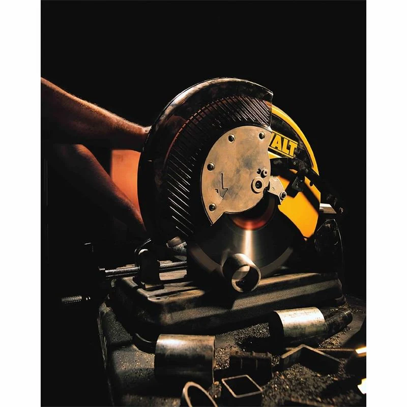 DEWALT 5 1/2" 30T Ferrous Metal Cutting 20mm Arbor - Image 2