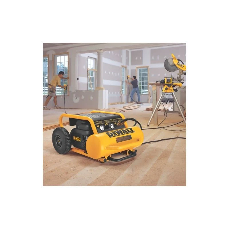 DEWALT | D55146 1.6 HP Continuous, 200 PSI, 4.5 Gallon Compressor - Image 6