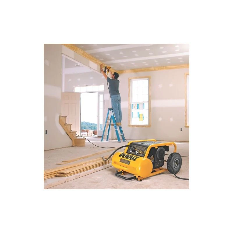 DEWALT | D55146 1.6 HP Continuous, 200 PSI, 4.5 Gallon Compressor - Image 8