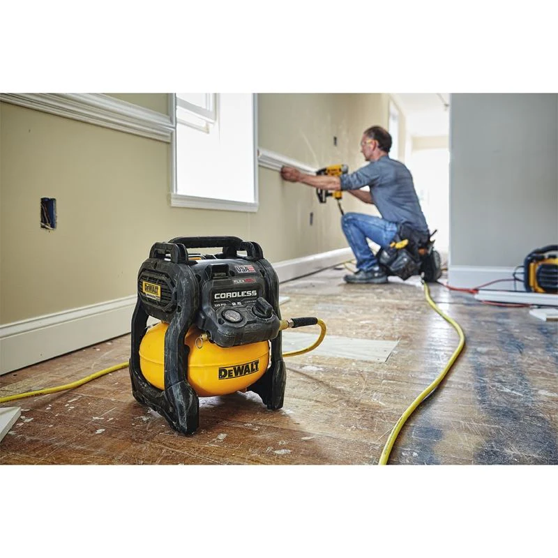 DEWALT DCC2560T1 FLEXVOLT 60V MAX* 2.5 GALLON CORDLESS AIR COMPRESSOR KIT - Image 5