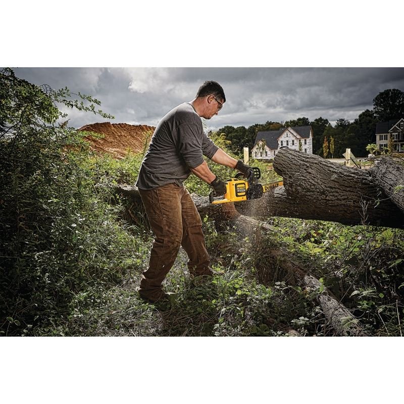 DEWALT DCCS670B FLEXVOLT 60V MAX* Cordless Chainsaw (Tool Only) - Image 6