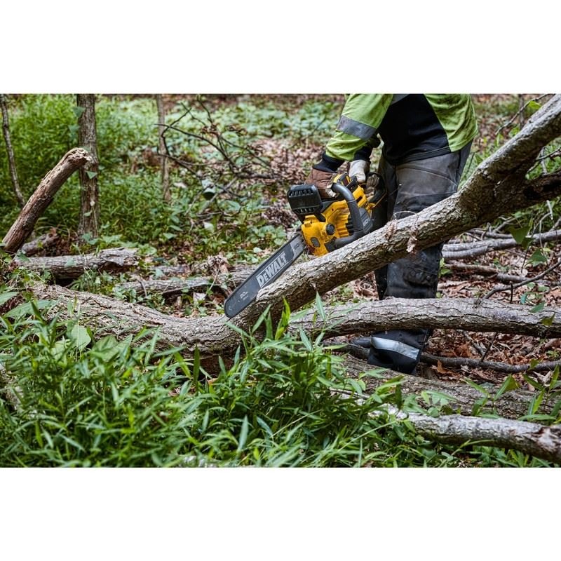 DEWALT DCCS677B 60V MAX Brushless Cordless 20 in. Chainsaw (Tool Only) - Image 7