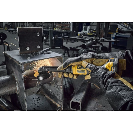 DEWALT DCG432XB ATOMIC COMPACT SERIES™ 20V MAX* 4 in. Extended Cut-Off Tool (Tool Only) - Image 7