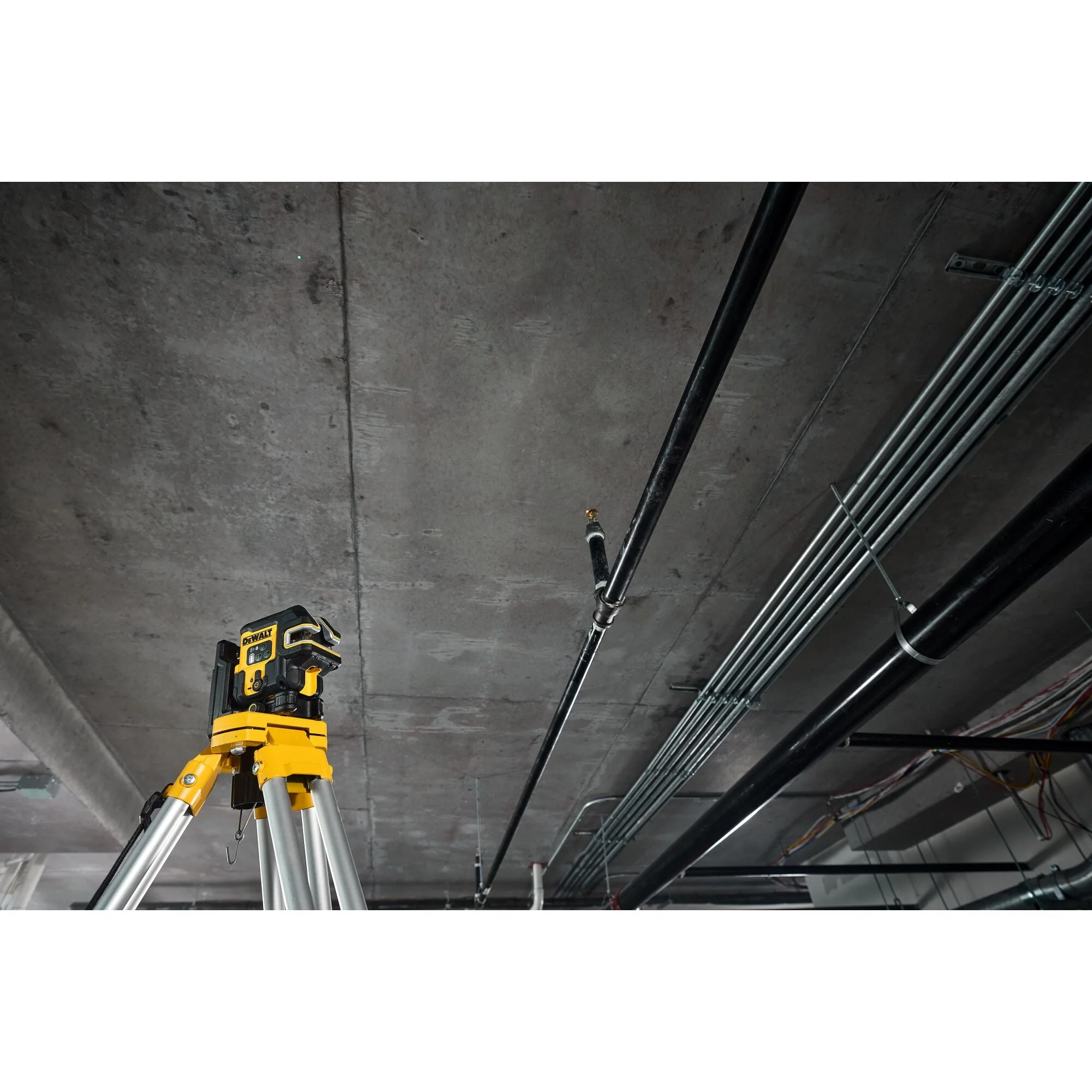 DEWALT DCLE14251GB USB Green 5-Spot & Crossline Laser Base Kit - Image 2