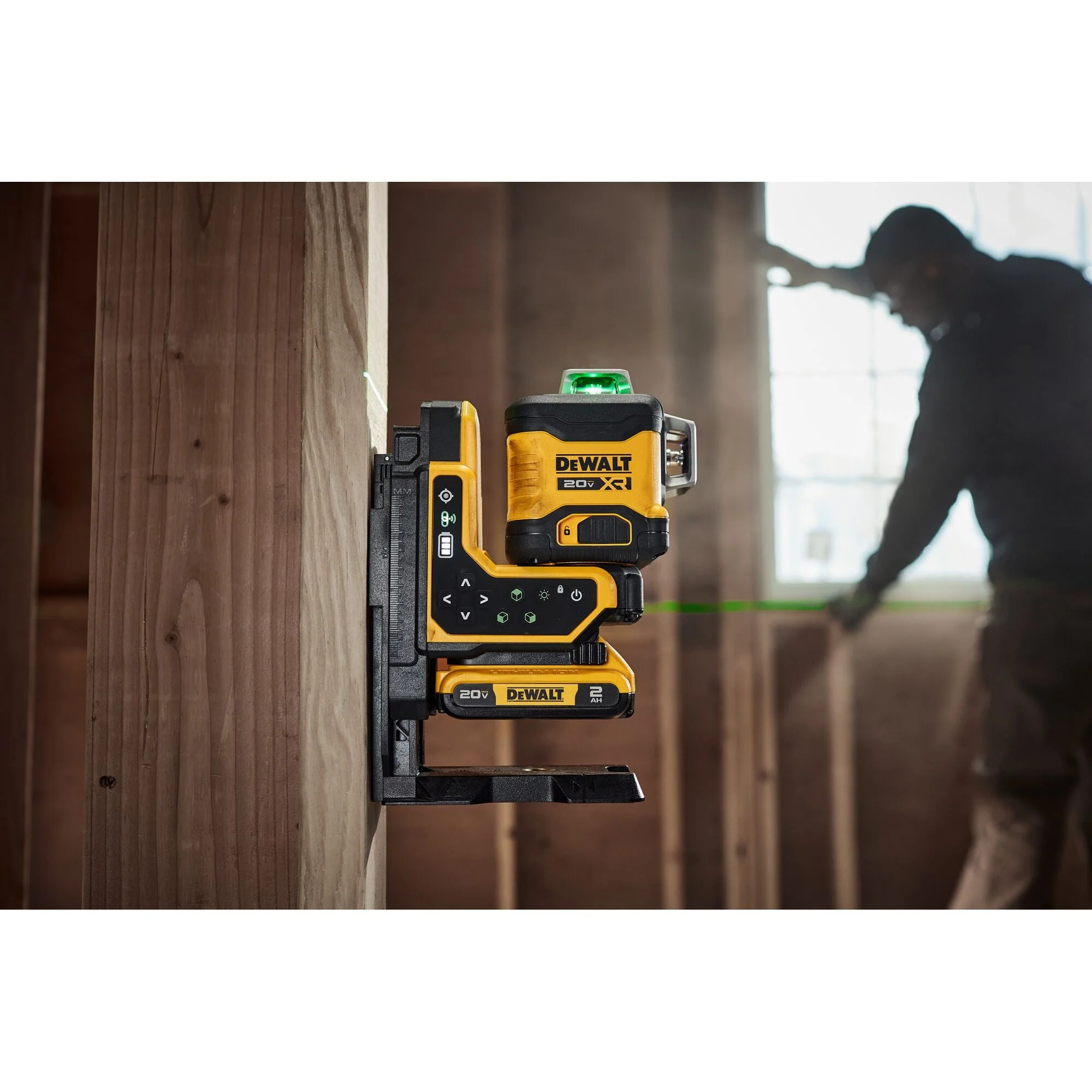 DEWALT DCLE34035D1 20V MAX* XR® Remote Control 360º Line Laser Kit - Image 9