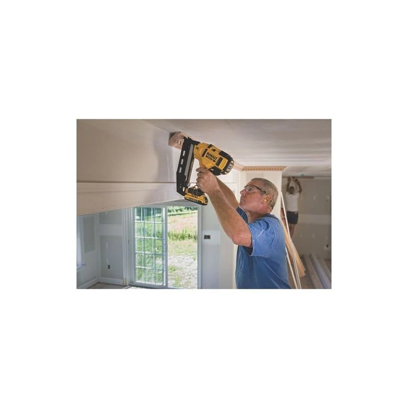 DEWALT DCN660D1 20V MAX* 16ga Angled Cordless Finish Nailer Kit - Image 3