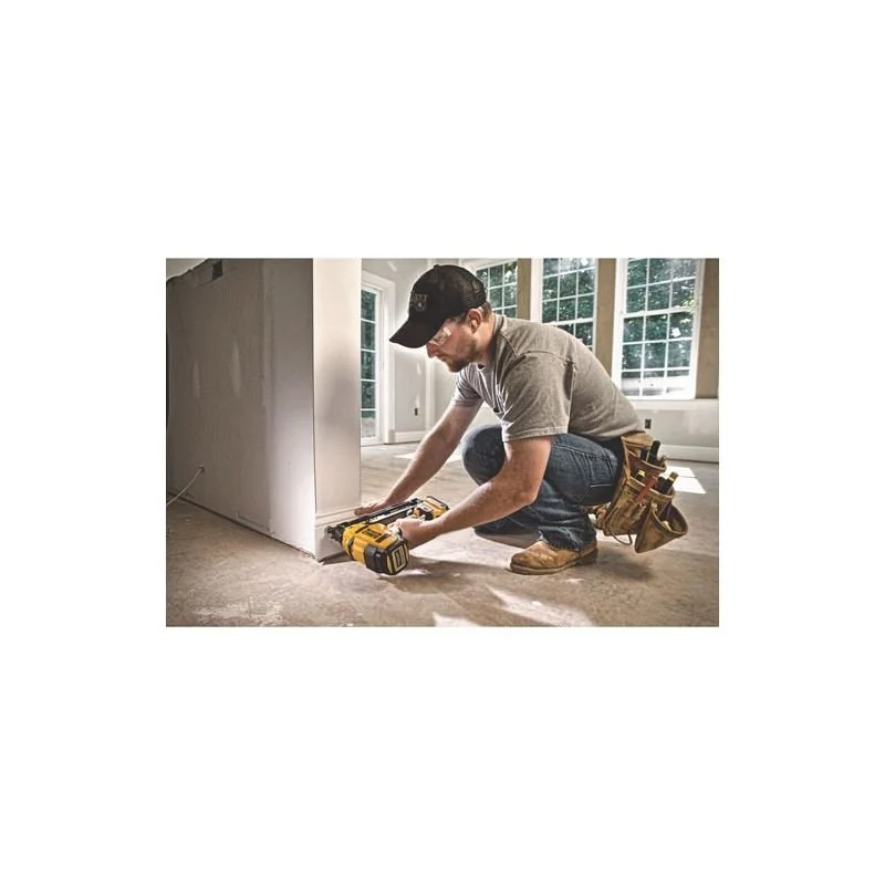 DEWALT DCN660D1 20V MAX* 16ga Angled Cordless Finish Nailer Kit - Image 5