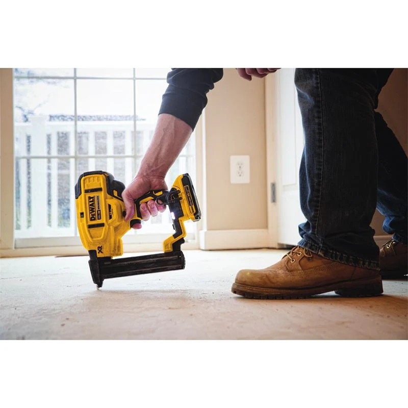 DEWALT DCN681D1 20V MAX* XR Cordless 18 GA Narrow Crown Stapler - Kit - Image 3