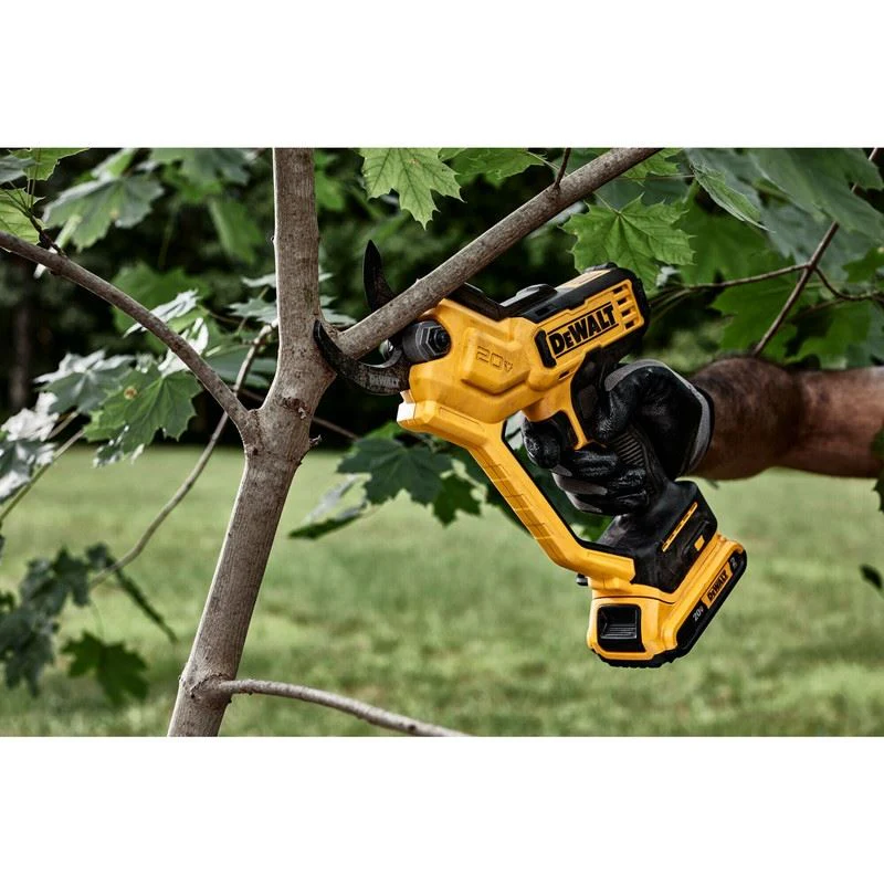 DEWALT DCPR320B 20V MAX 1-1/2 in. Cordless Pruner (Tool Only) - Image 6