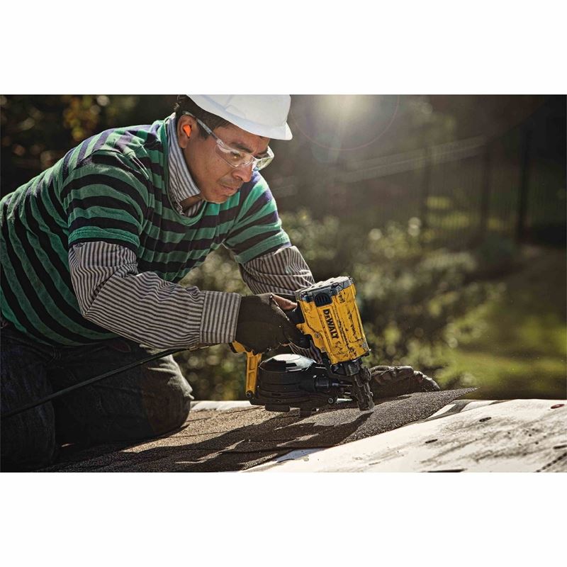 DEWALT DW45RN Coil Roofing Nailer - Image 2