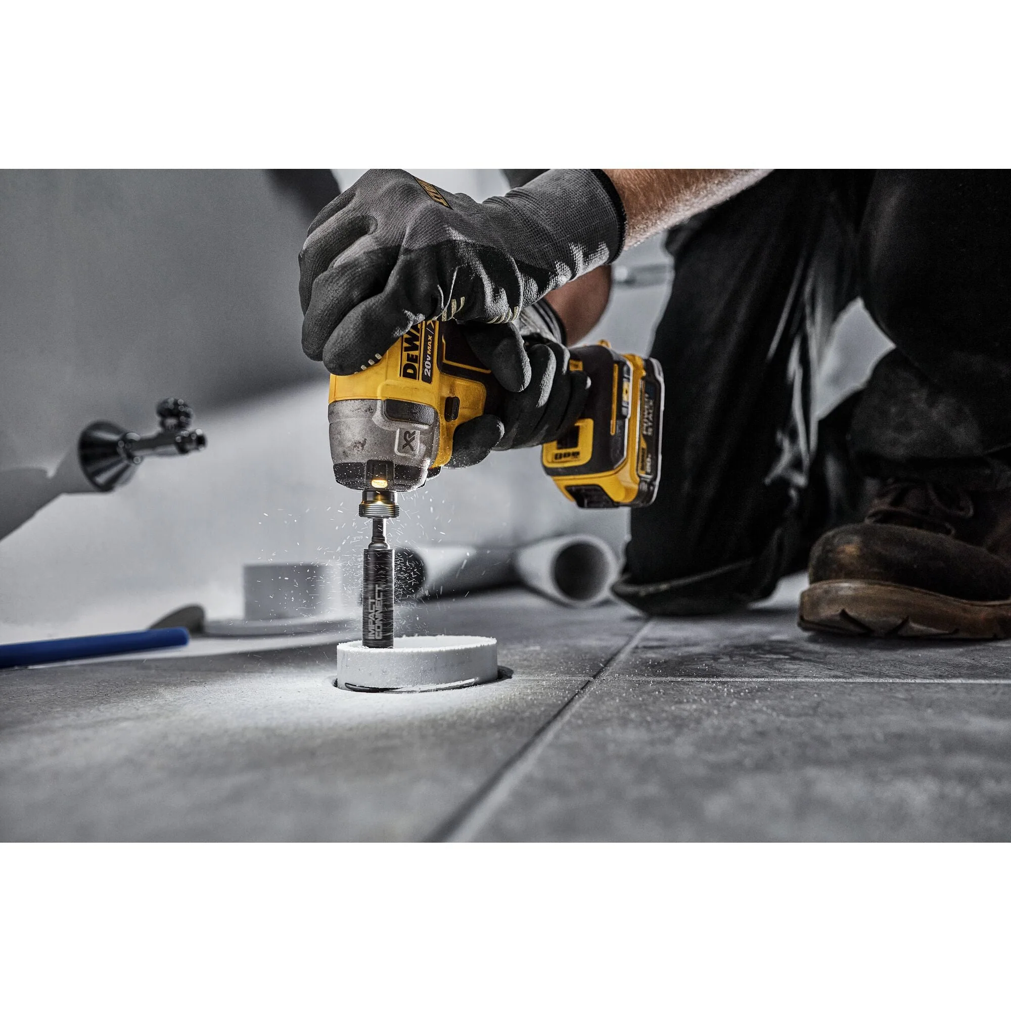 DEWALT DWAIPCIR Impact Connect Inside PVC Pipe Cutter - Image 8