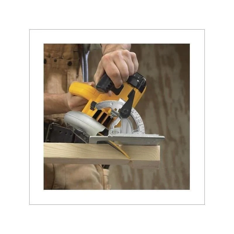 DEWALT | DWE575 7 - 1/4" Lightweight Circular Saw - Image 4