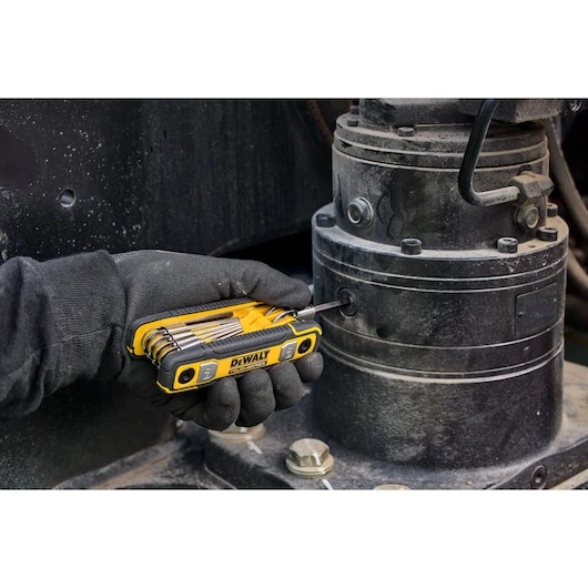 DEWALT DWHT70266 TOUGH SERIES Metric Folding Locking Hex Key - Image 7