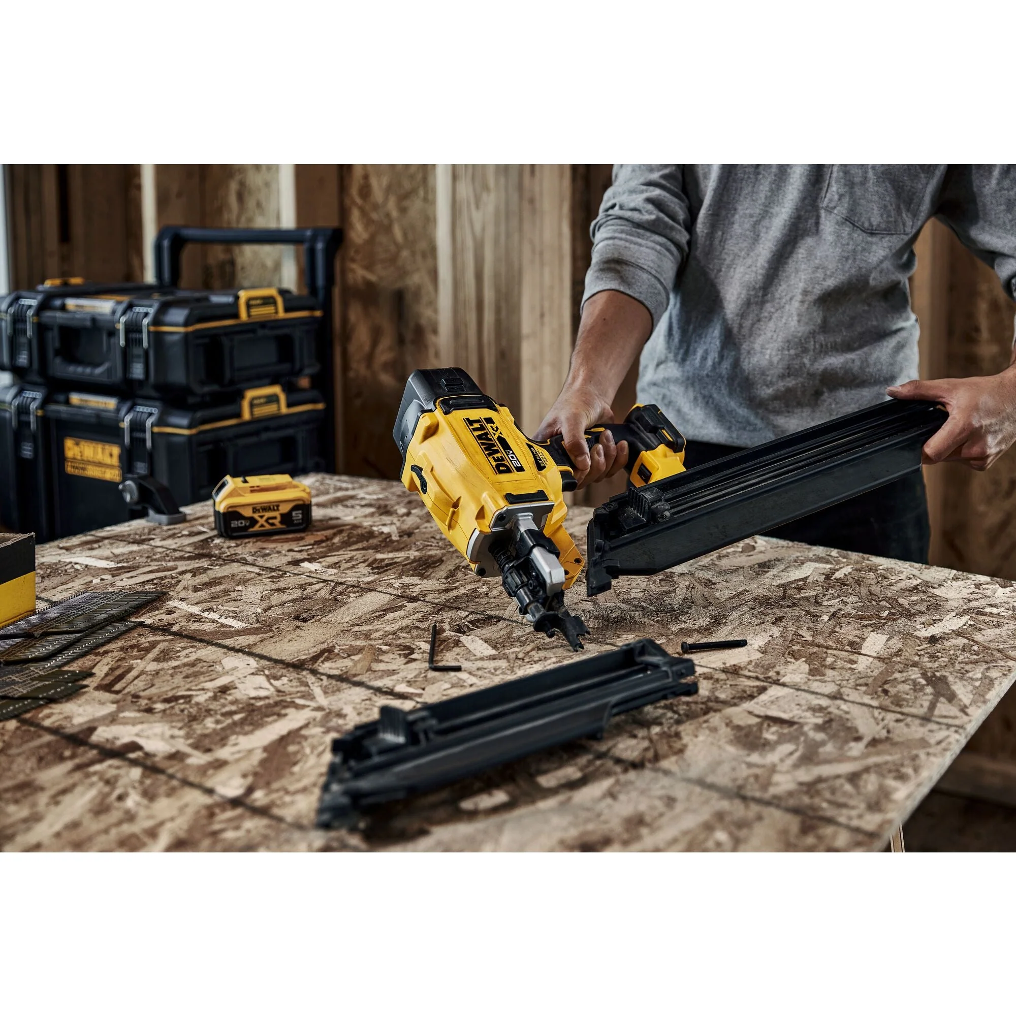 DEWALT DZN930 30 Degree Cordless Framing Nailer Extended Magazine (Accessory Only) - Image 5
