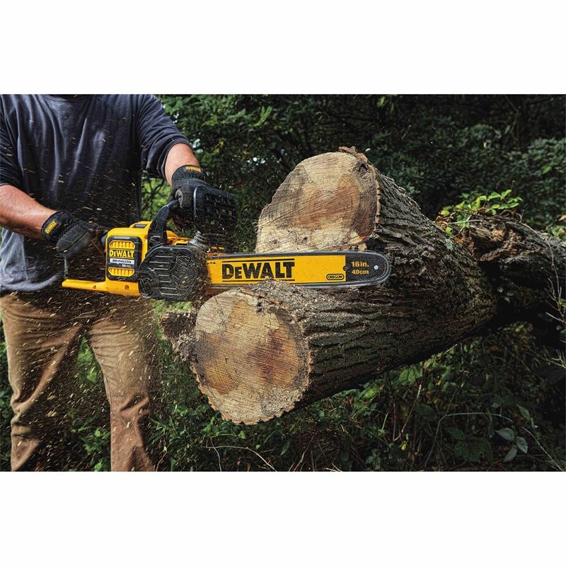 DEWALT FLEXVOLT 60V MAX Brushless Chainsaw - Image 5