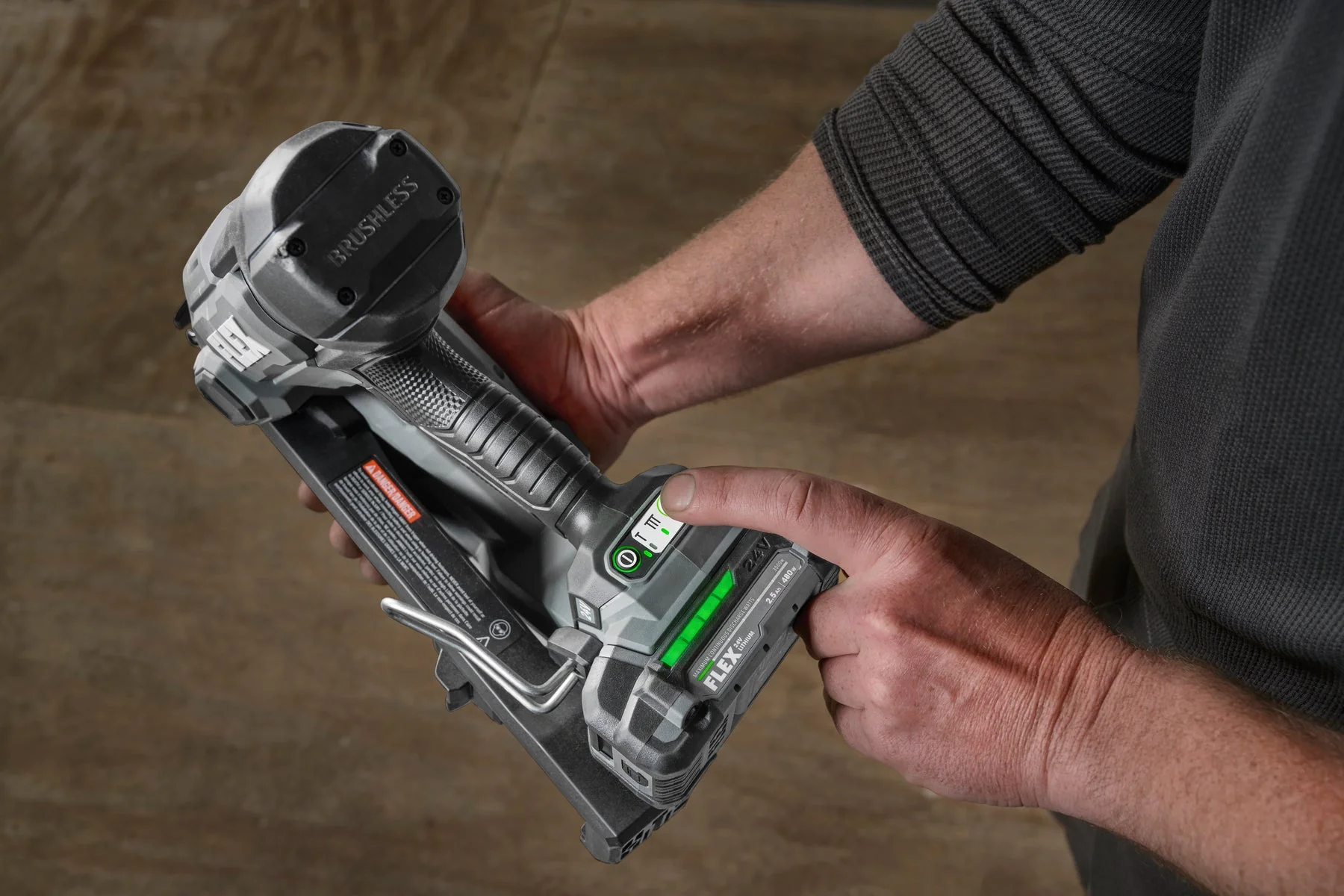 FLEX FX4311B-Z 15Ga Angled Finish Nailer - Tool Only - Image 7