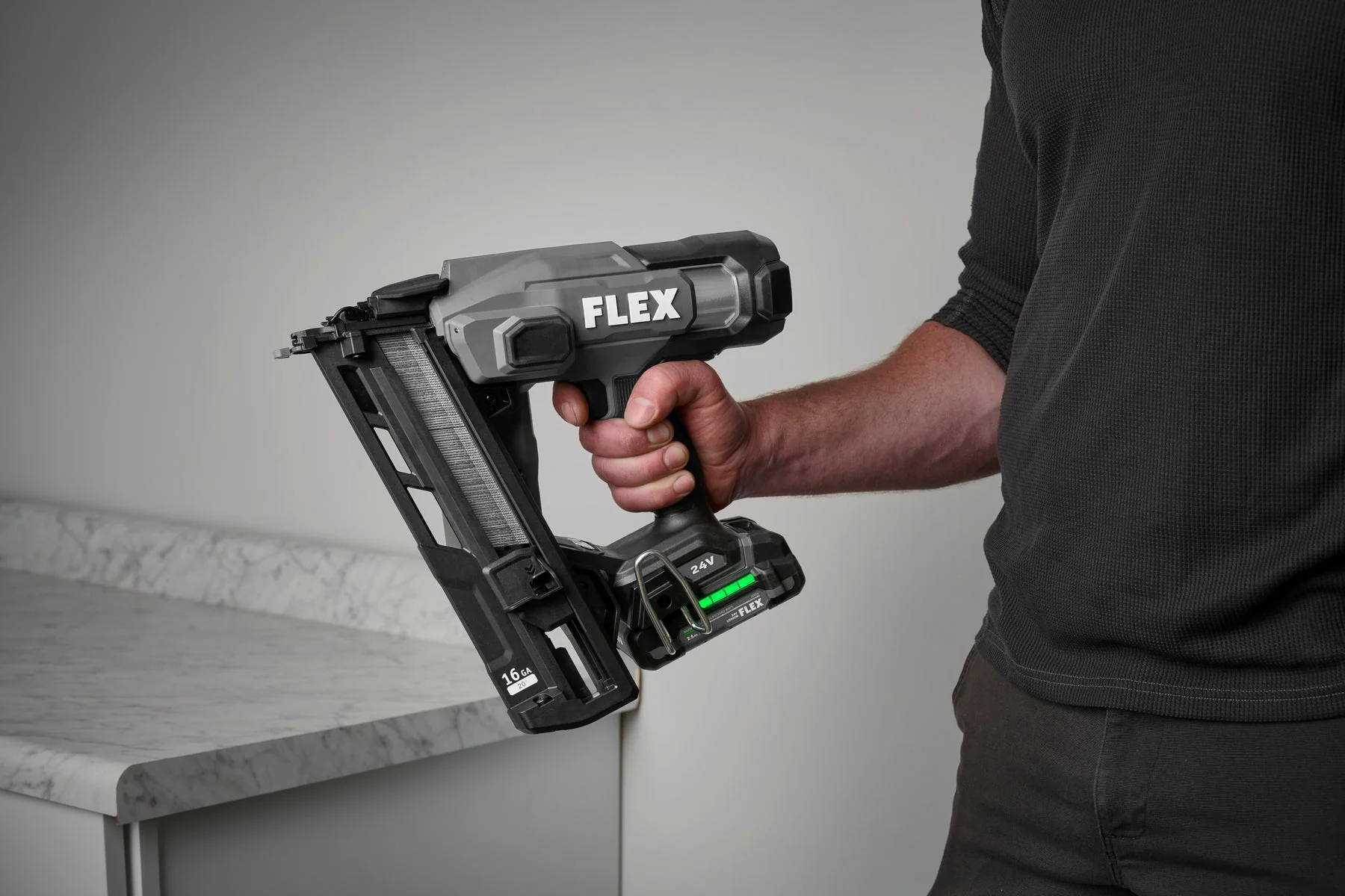 FLEX FX4321A-1A 16Ga Angled Finish Nailer Kit - Image 13