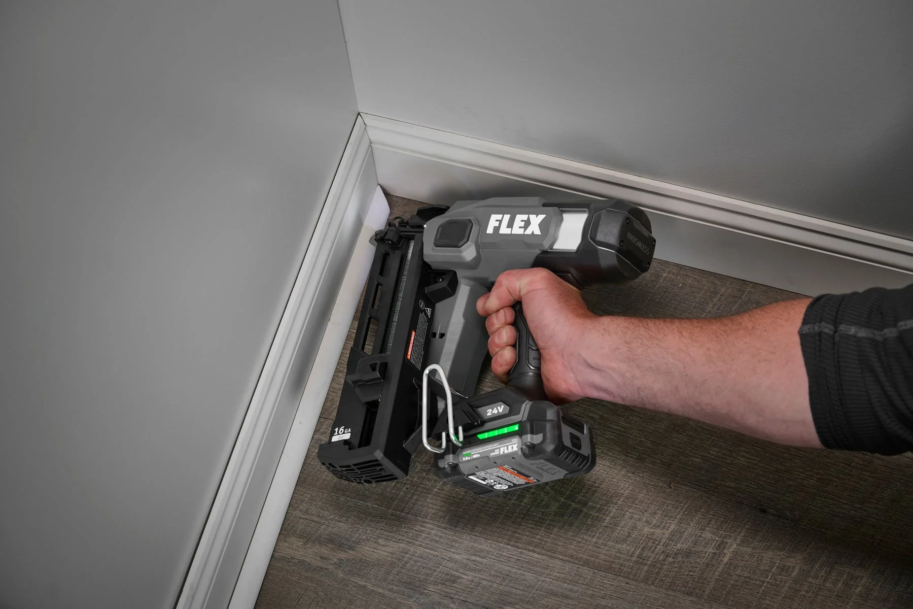 FLEX FX4321A-1A 16Ga Angled Finish Nailer Kit - Image 14