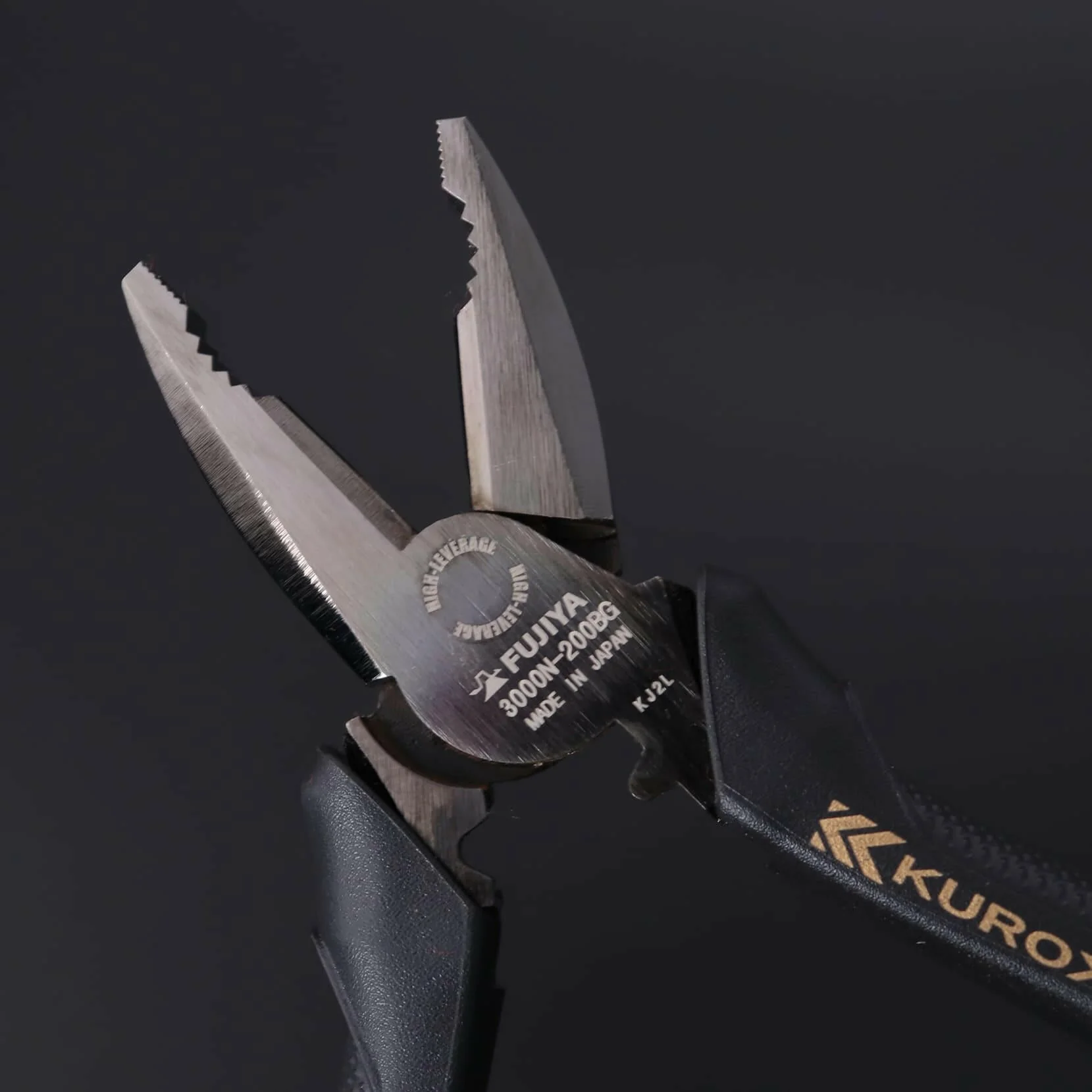 Fujiya Kurokin 3000N-225BG Eccentric Power Pliers - Image 2