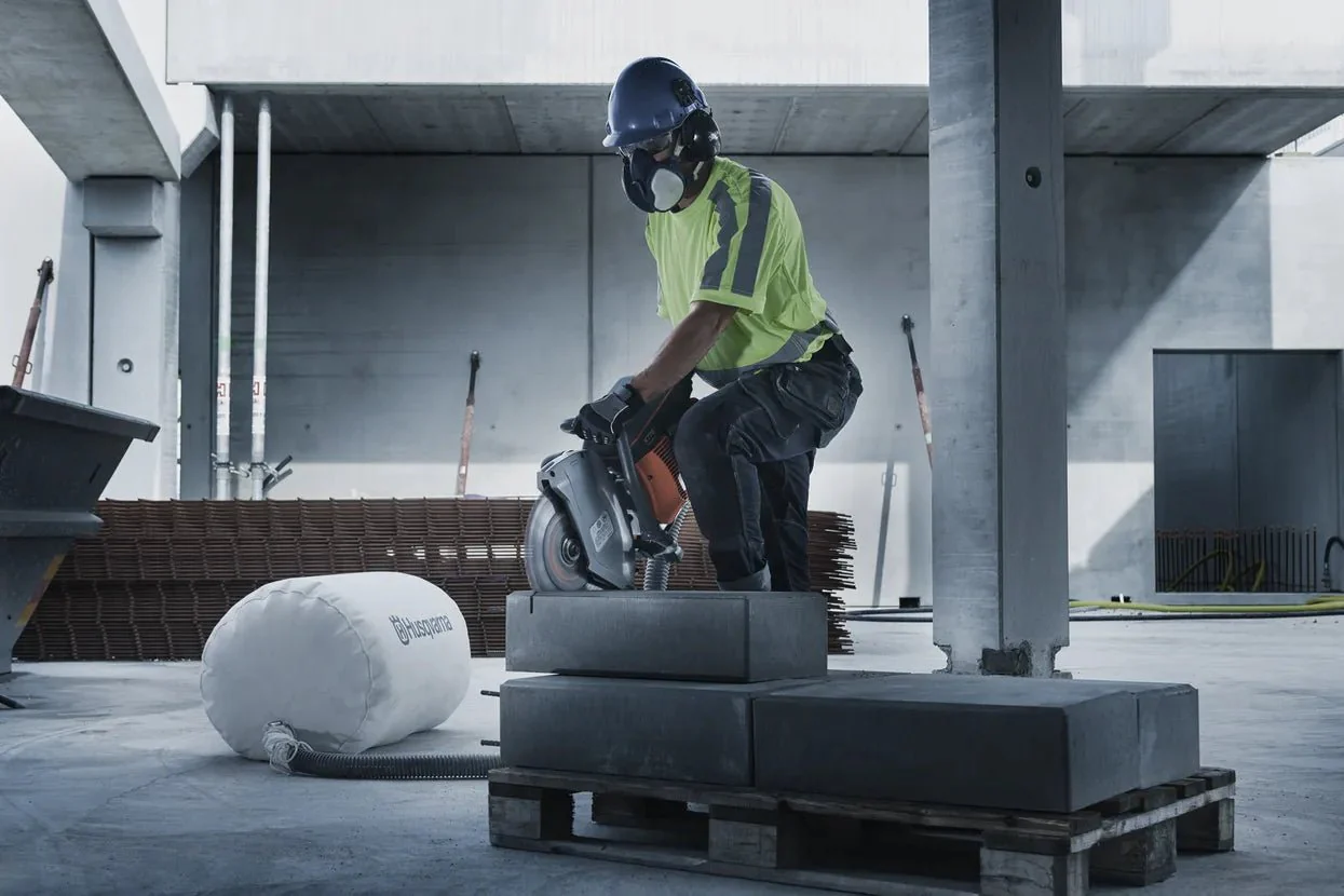 Husqvarna K770 12in DRY CUT SAW - Image 7