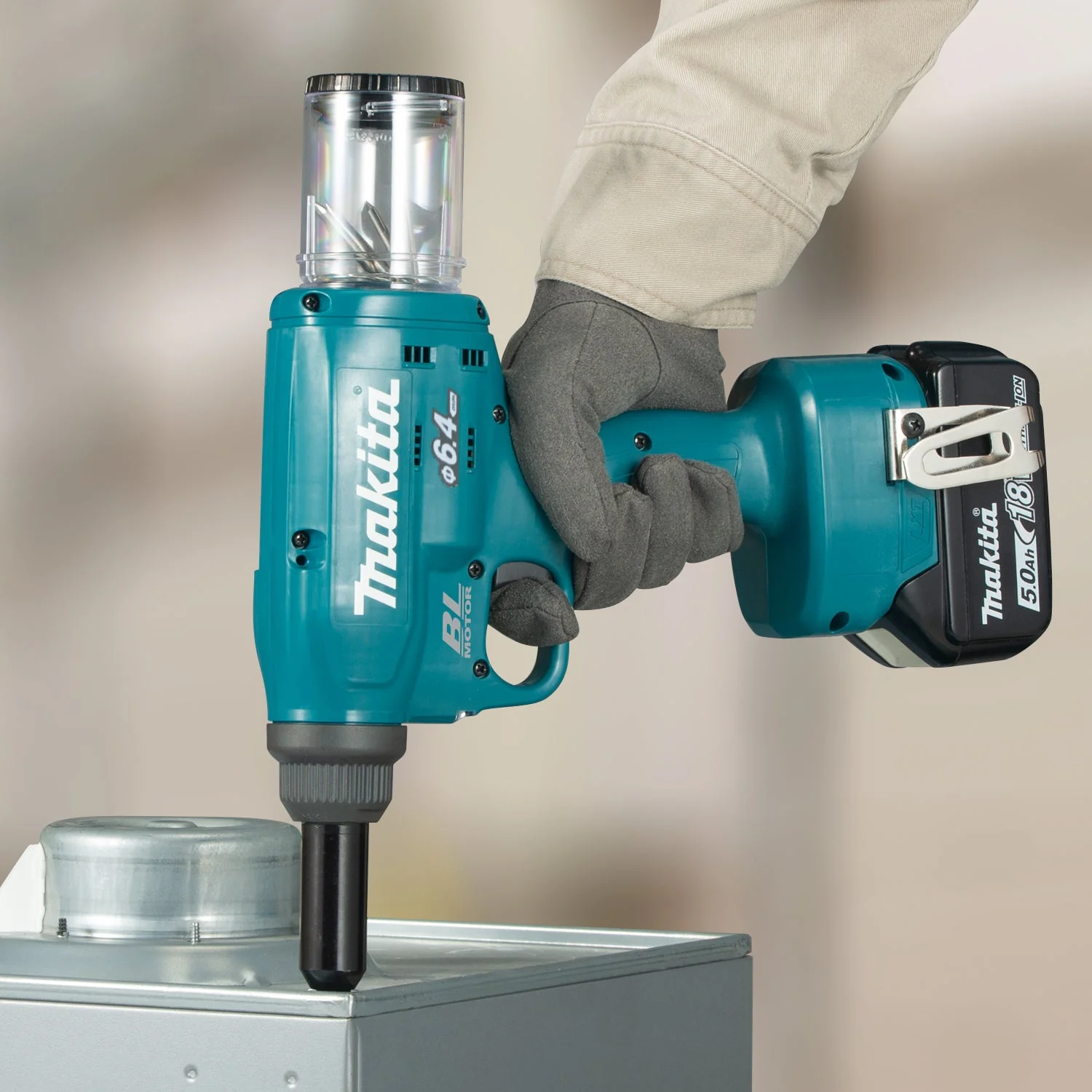 Makita DRV250Z 18V LXT Brushless Rivet Gun, Dia. 3/16" - 1/4", Tool Only - Image 2