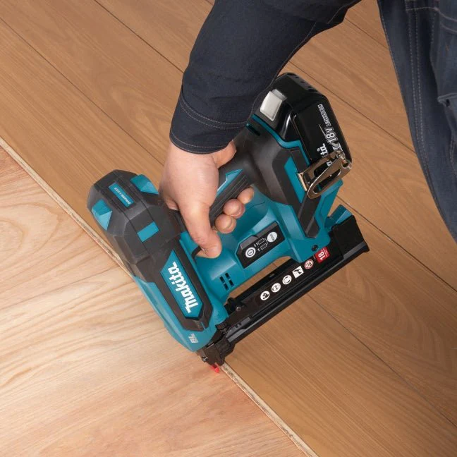 Makita DST630Z 18V LXT Brushless 1-1/2" 18 ga Narrow Crown Stapler - Tool Only - Image 3