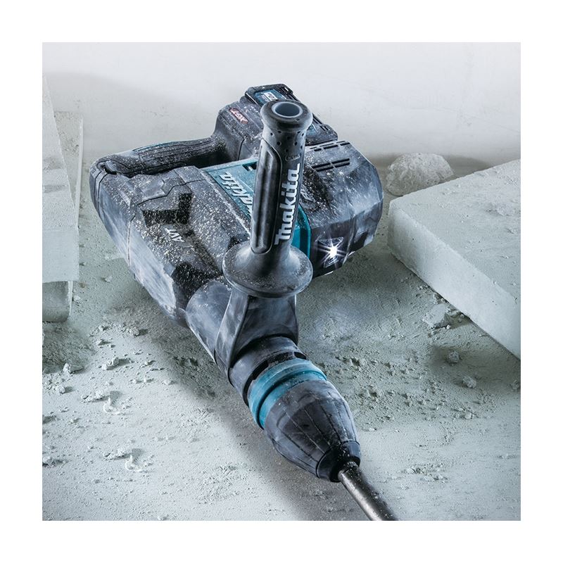 MAKITA HM001GM202 40V Max XGT 13 Lbs. Demolition Hammer SDS MAX 4.0Ahx2 Kit - Image 5