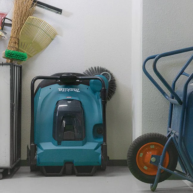 Makita VS001GZ 40Vmax XGT Brushless 24 L HEPA Vacuum Sweeper - Tool Only - Image 15