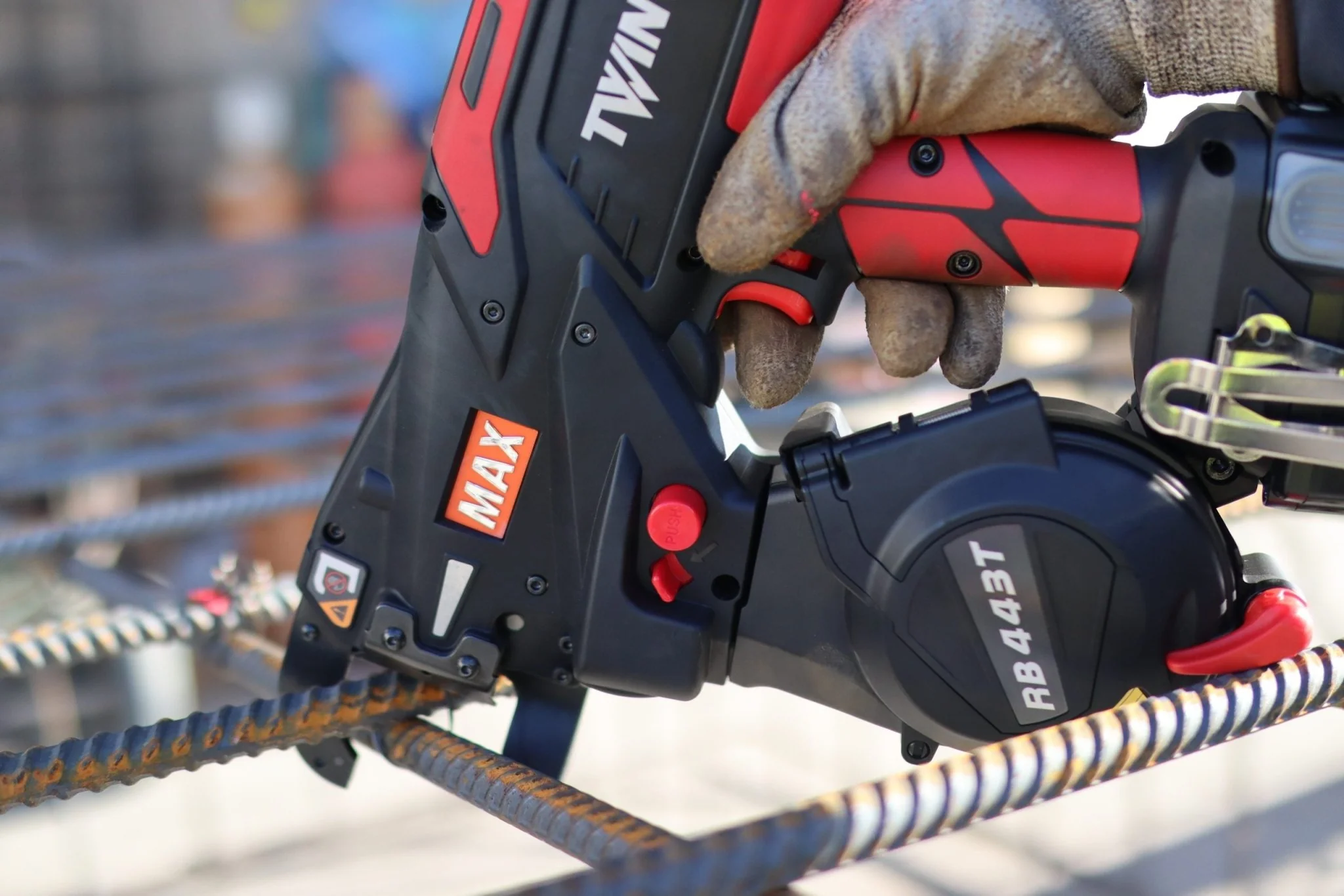 MAX RB443T Rebar Tying Tool Mesh x Mesh up to #7 x #7 with 19ga wire - Image 5