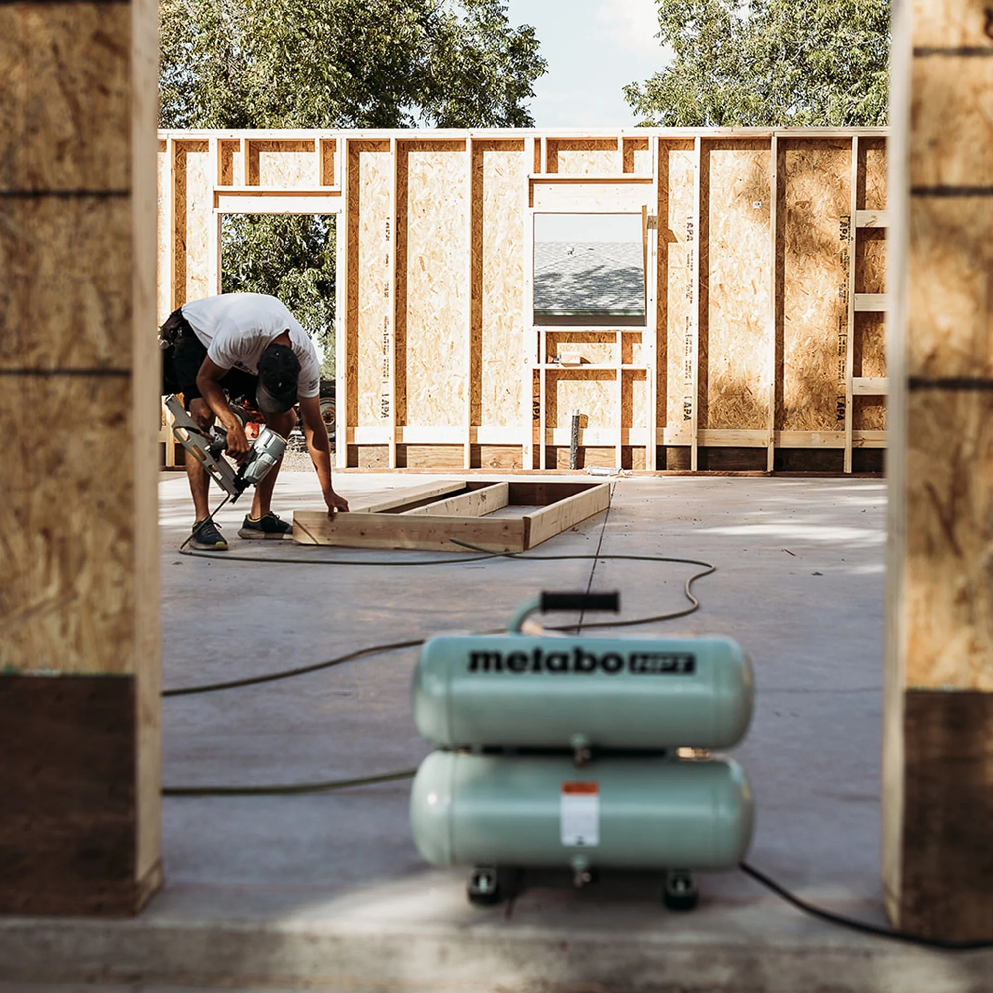 metabo HPT EC99SM 4 Gallon Portable Electric Twin Stack Air Compressor - Image 5
