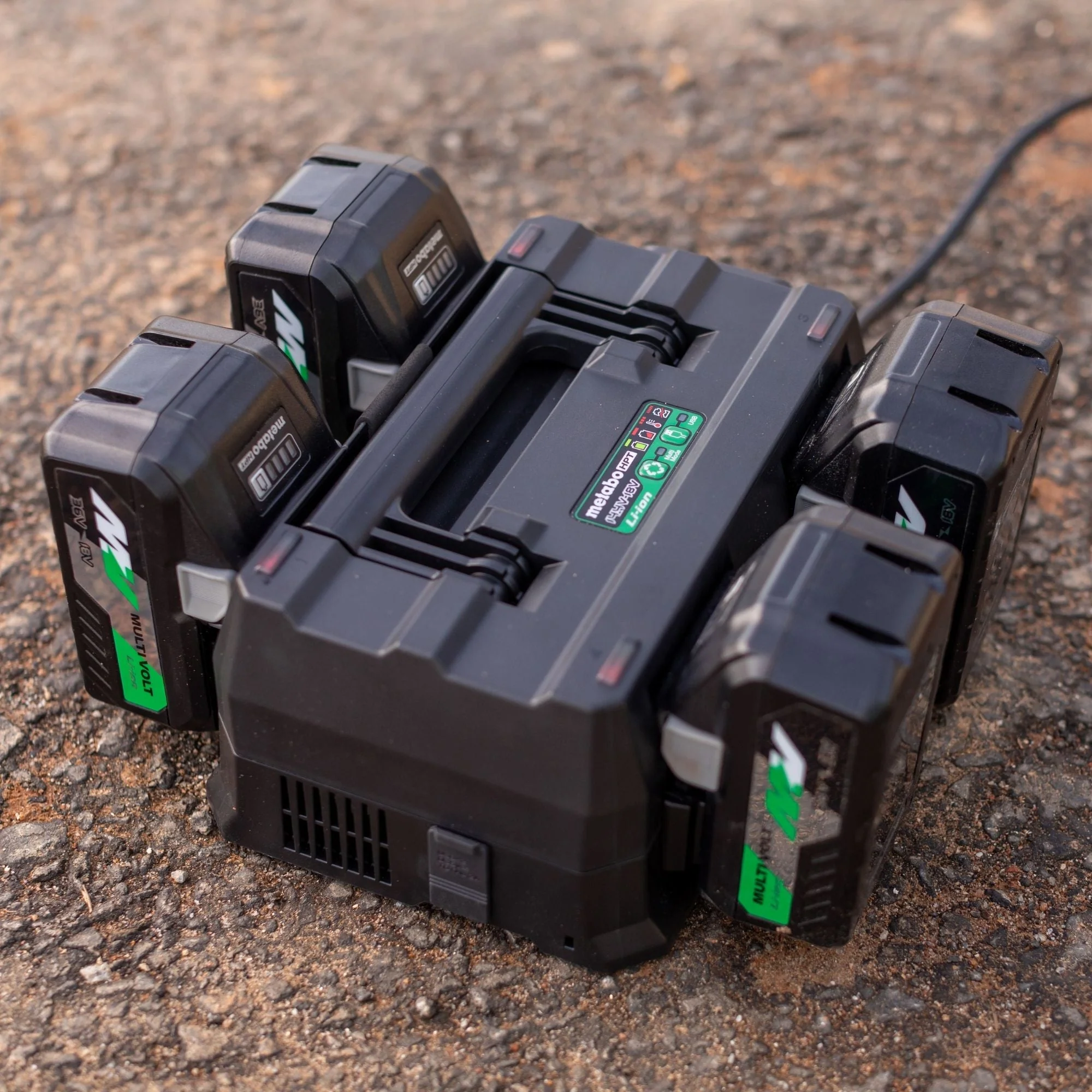 metabo HPT UC18YTSLM 4 Port 18V/36V Lithium Ion Battery Charger - Image 4