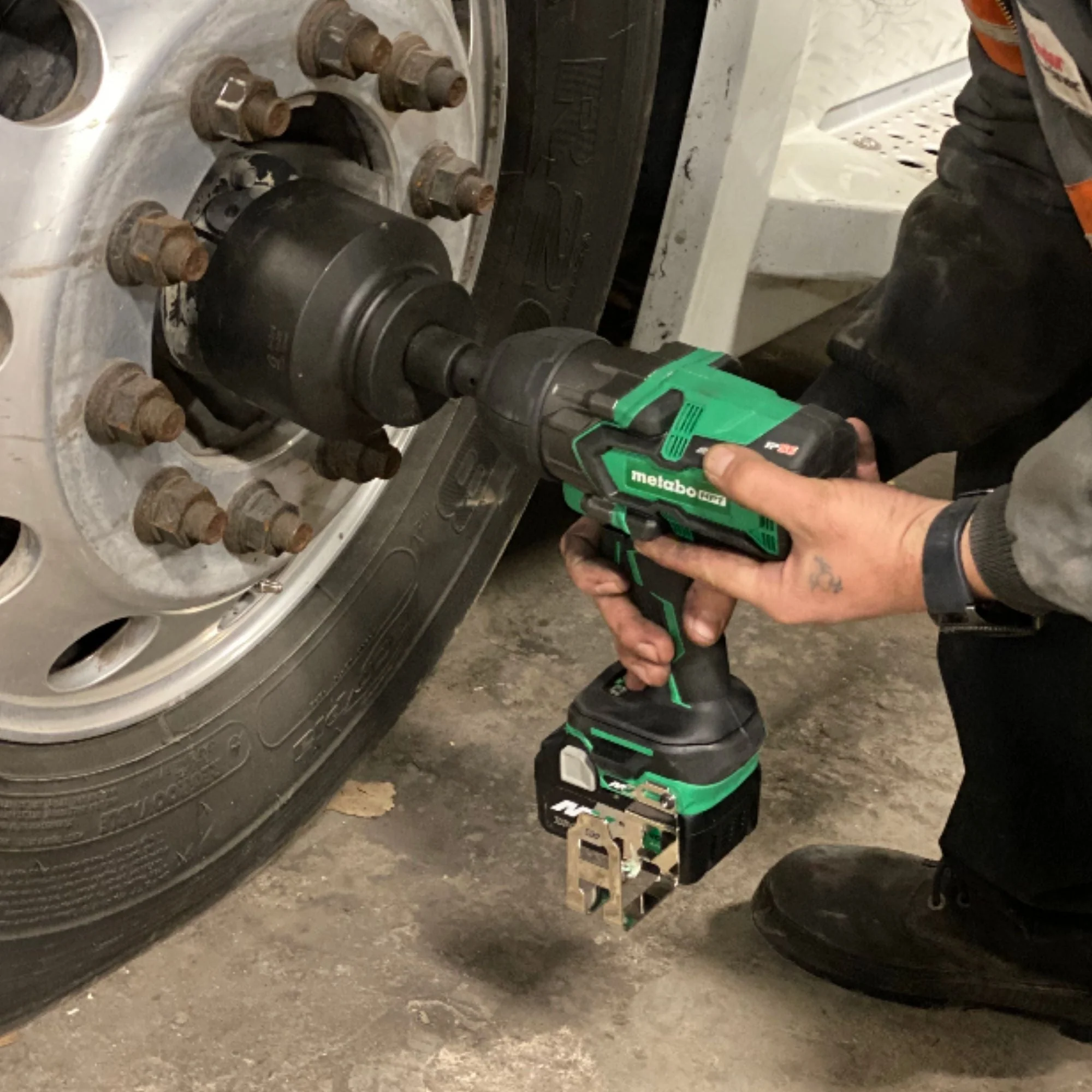 metabo HPT WR36DAQ4M 36V MultiVolt™ Brushless 3/4 Inch Impact Wrench (Tool Body Only) - Image 4
