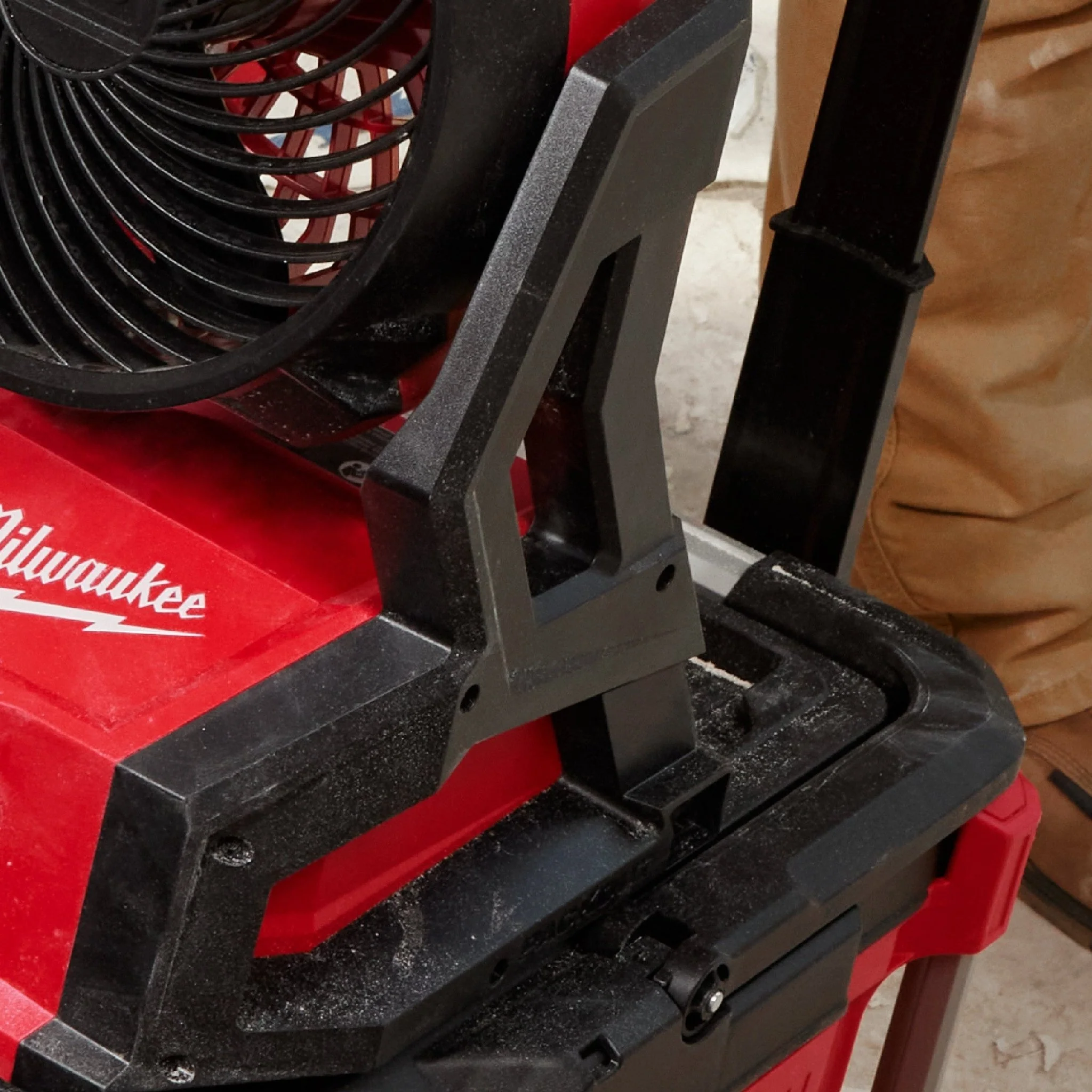 Milwaukee 0818-20 M18™ Brushless PACKOUT™ Fan - Image 4