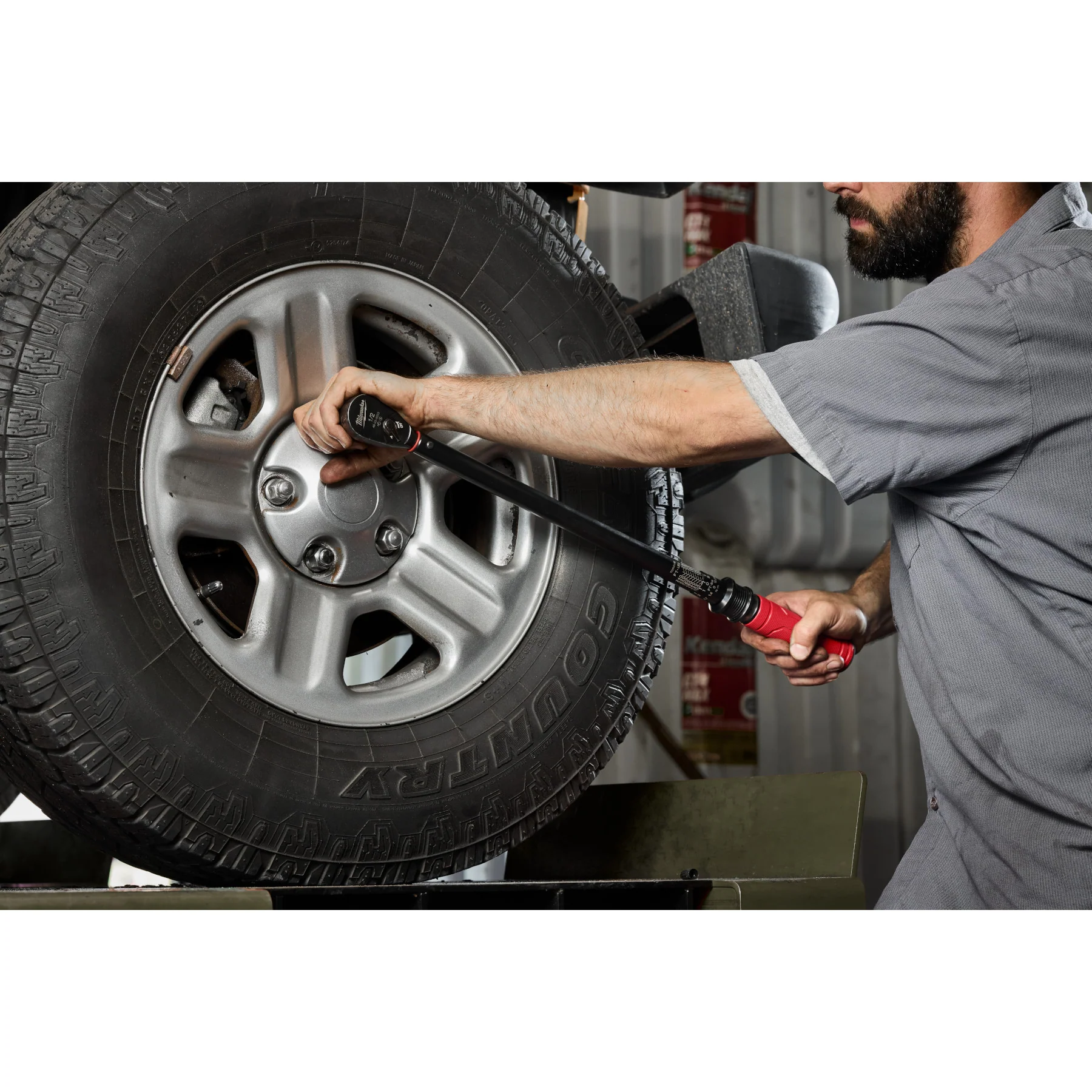 Milwaukee 1/2" Drive Click Torque Wrench (50-250 ft·lbf) 48-22-9203 - Image 13