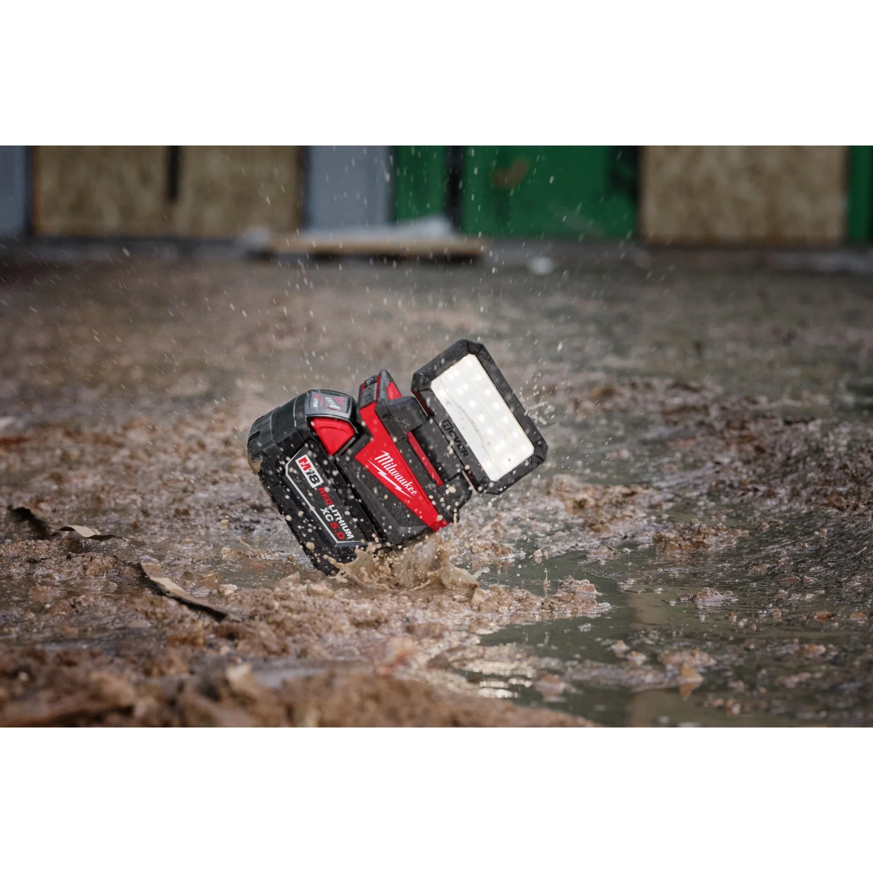Milwaukee 2359-20 M18™ ROVER™ Compact Folding Flood Light w/ USB Charging - Image 23