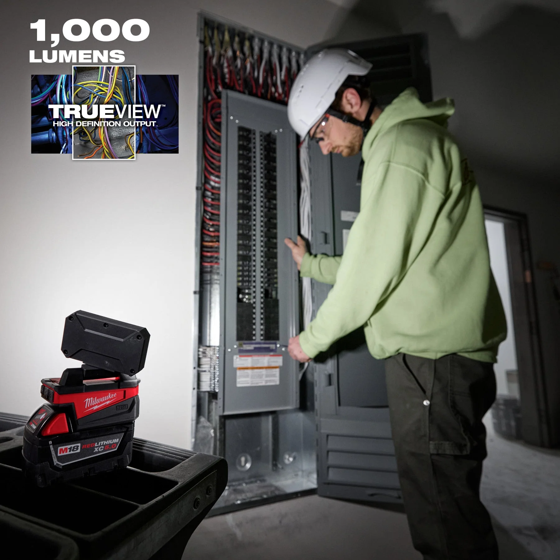 Milwaukee 2359-20 M18™ ROVER™ Compact Folding Flood Light w/ USB Charging - Image 24