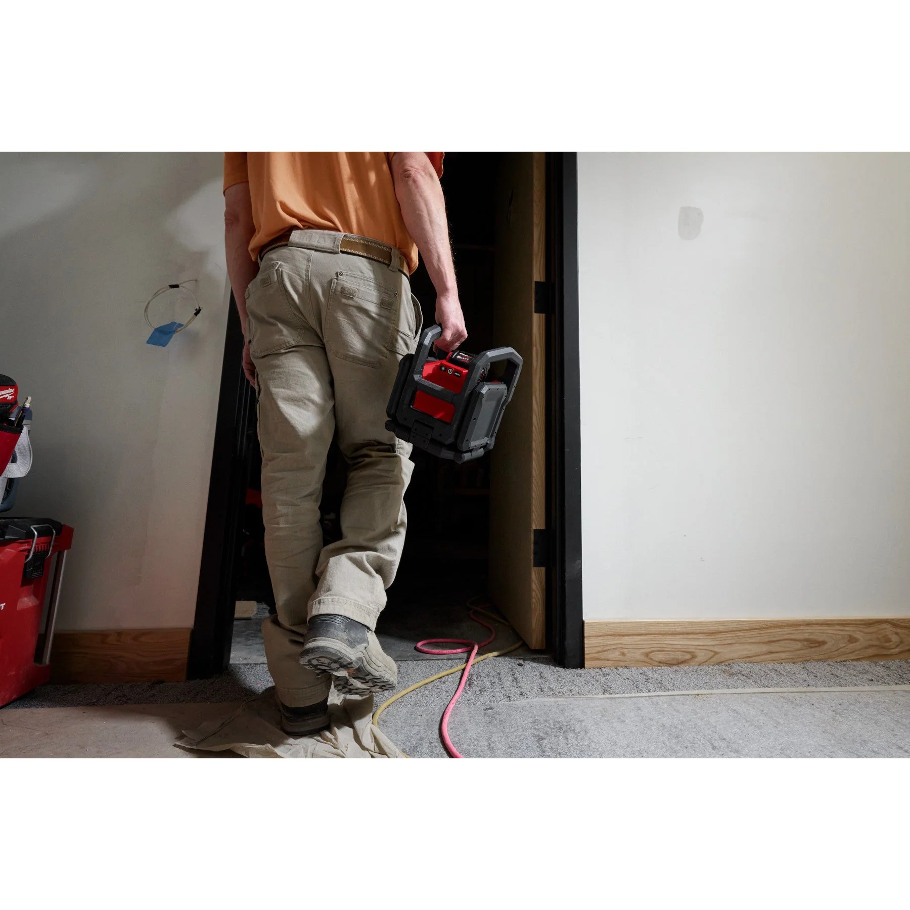 Milwaukee 2368-20 M18™ ROVER™ Dual Power Triple-Panel Flood & Area Light - Image 18