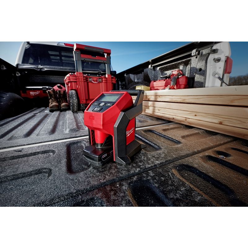 Milwaukee 2475-21XC M12â„¢ Compact Inflator - Image 8
