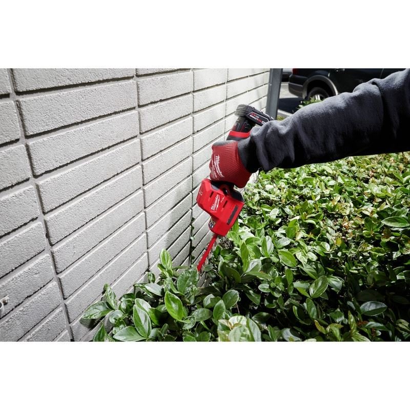 Milwaukee 2533-20 M12 FUEL 8in Hedge Trimmer - Image 10