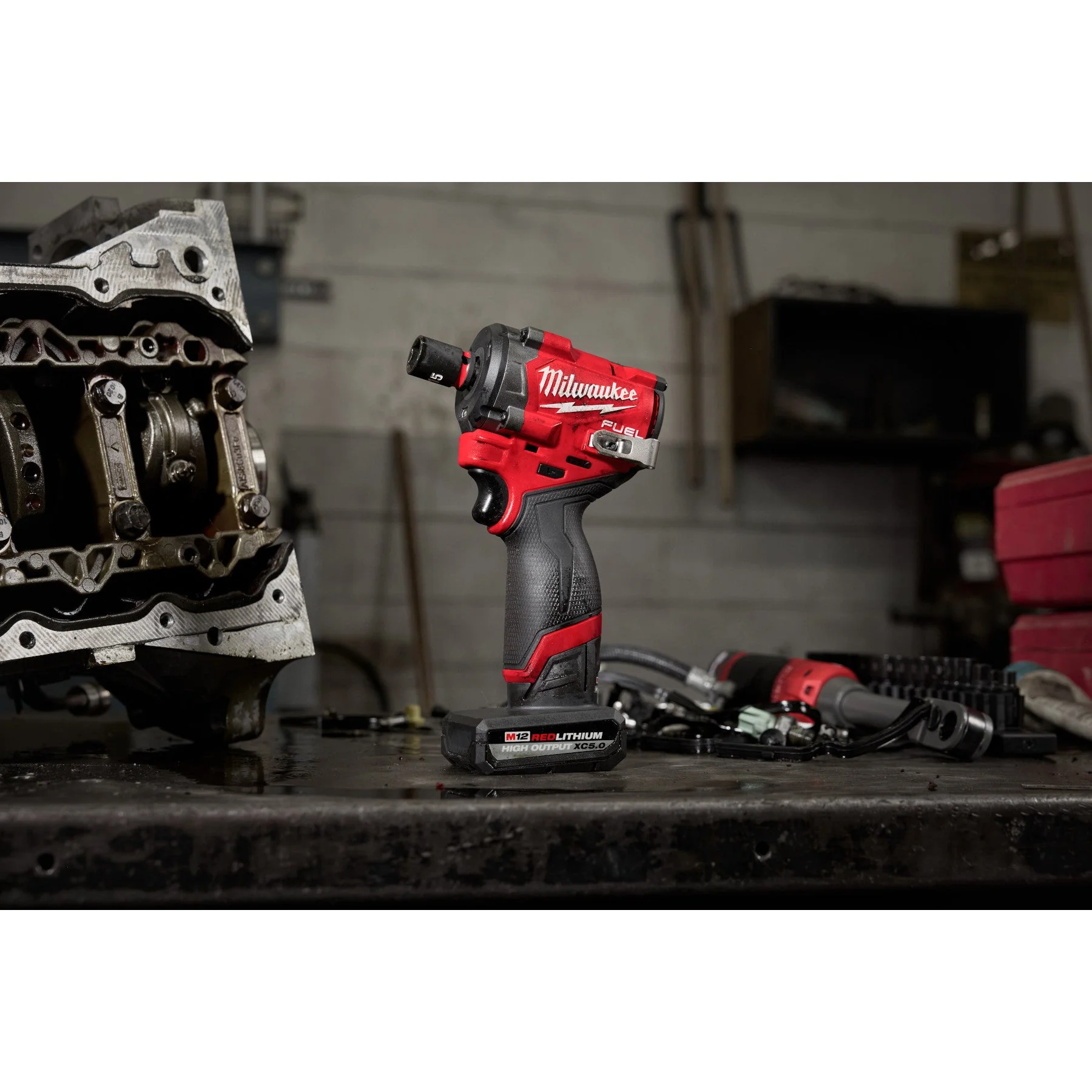 Milwaukee 2562-21 M12 FUEL™ Stubby 3/8" Impact Wrench Kit - Image 15
