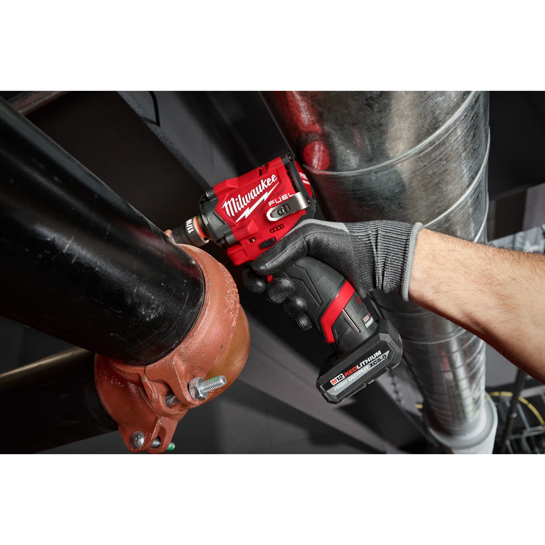 Milwaukee 2563-22 M12 FUEL™ Stubby 1/2" Impact Wrench Kit - Image 16