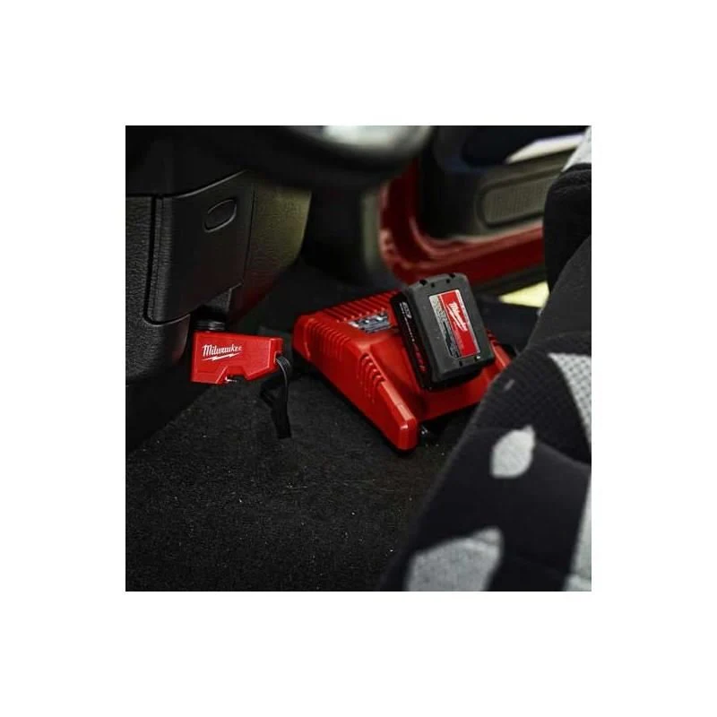 Milwaukee | 2710-20 M18 Lithium-Ion AC/DC Wall and Vehicle Charger - Image 3