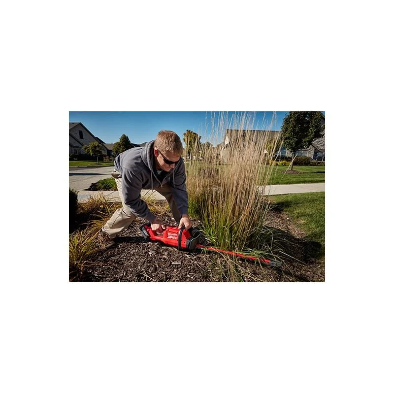 Milwaukee 2726-21HD M18 FUELâ„¢ Hedge Trimmer Kit - Image 8
