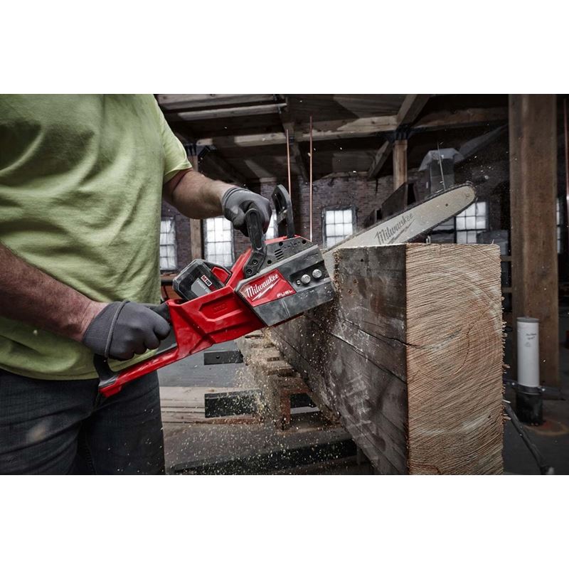 Milwaukee 2727-21HD M18 FUEL 16" Chainsaw Kit - Image 3
