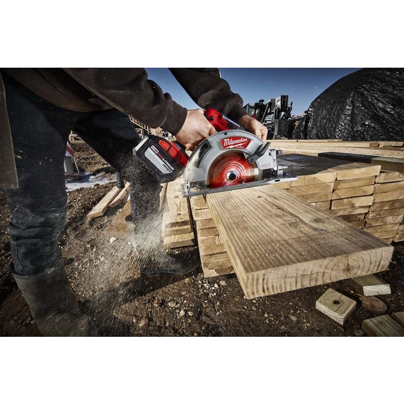 Milwaukee 2732-21HD M18 FUEL 7-1/4" Circular Saw Kit - Image 3