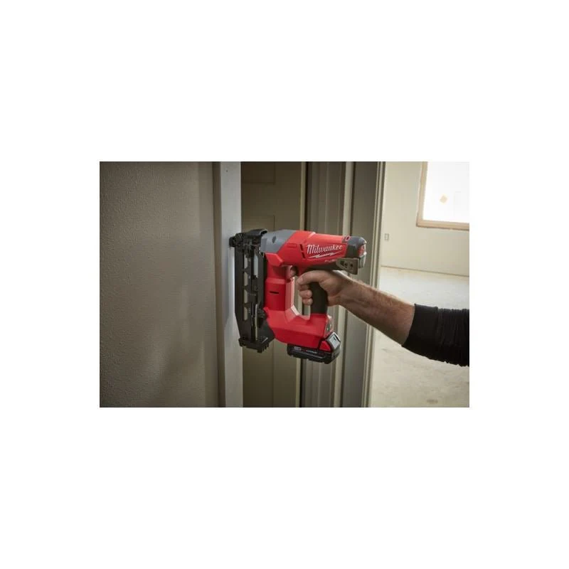 Milwaukee 2741-21CT M18 FUEL 16ga Straight Finish Nailer Kit