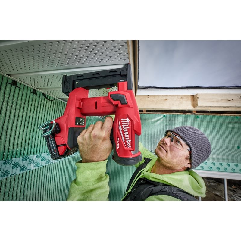Milwaukee 2749-20 M18 FUEL 18GA 1/4" NARROW CROWN STAPLER - Image 8